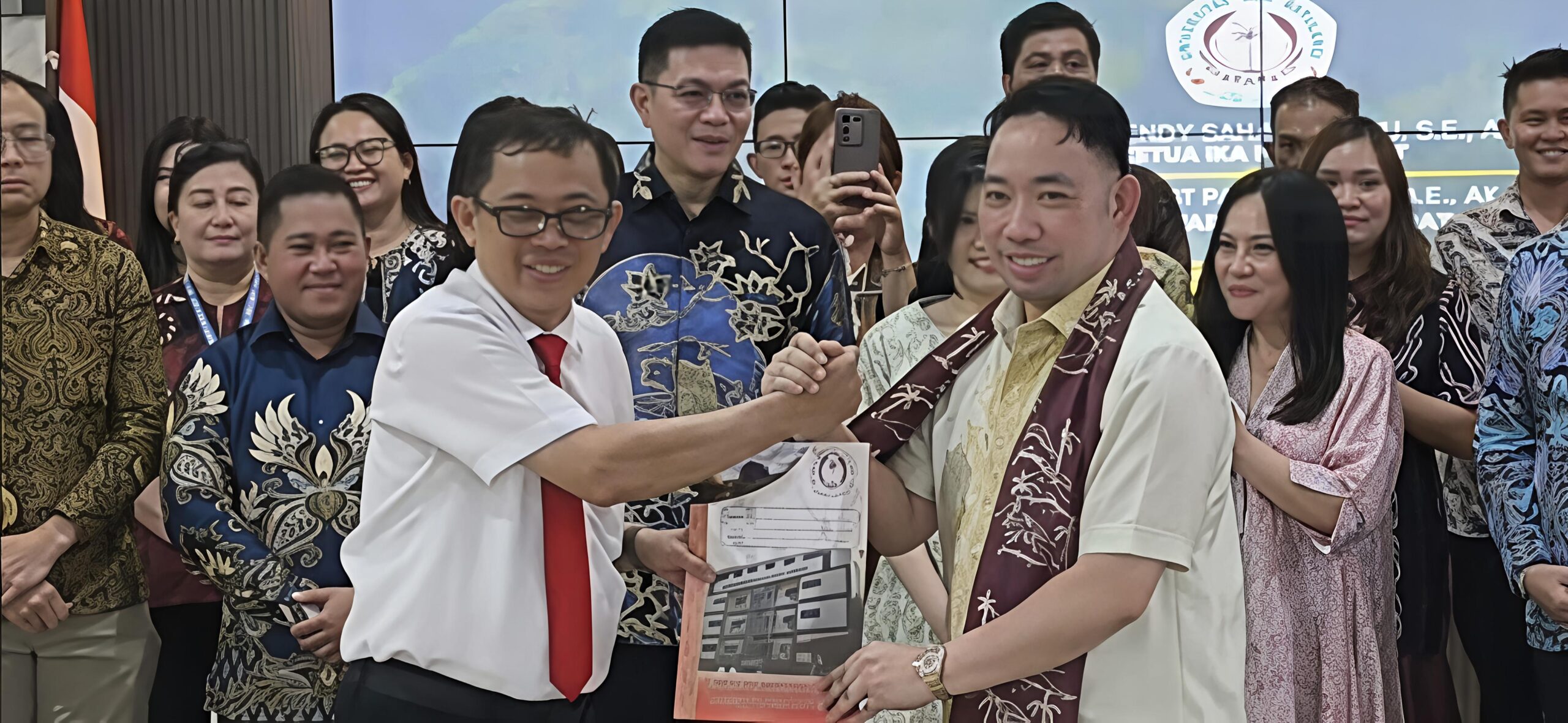 Pelantikan Pengurus Ikatan Keluarga Alumni FEB UNSRAT Periode 2026-2030 Resmi Digelar